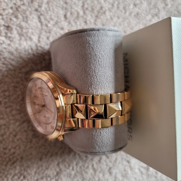 Micheal Kors Watch main image 3
